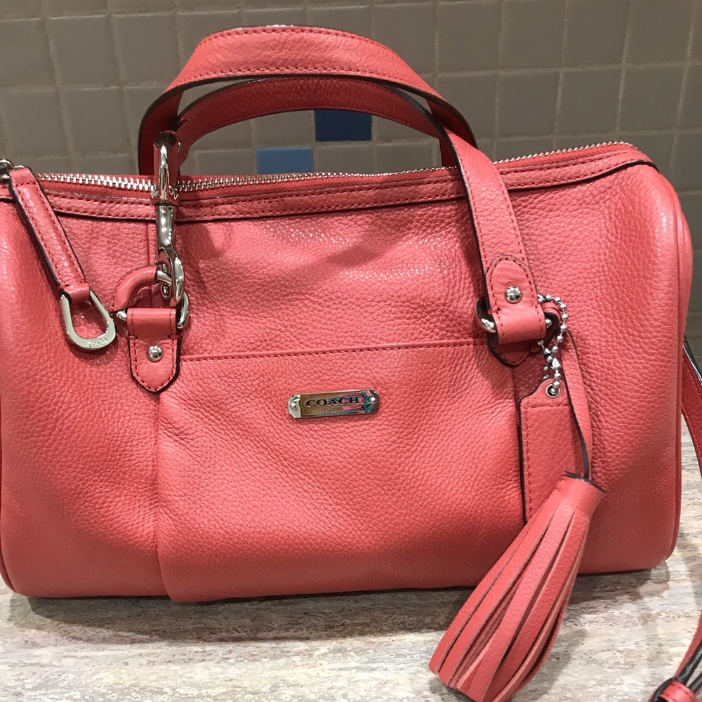 COACH HANDBAG
